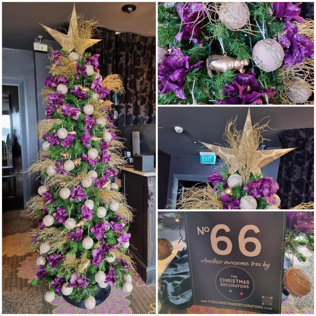 The Christmas Decorators ... 2022 Christmas Tree
