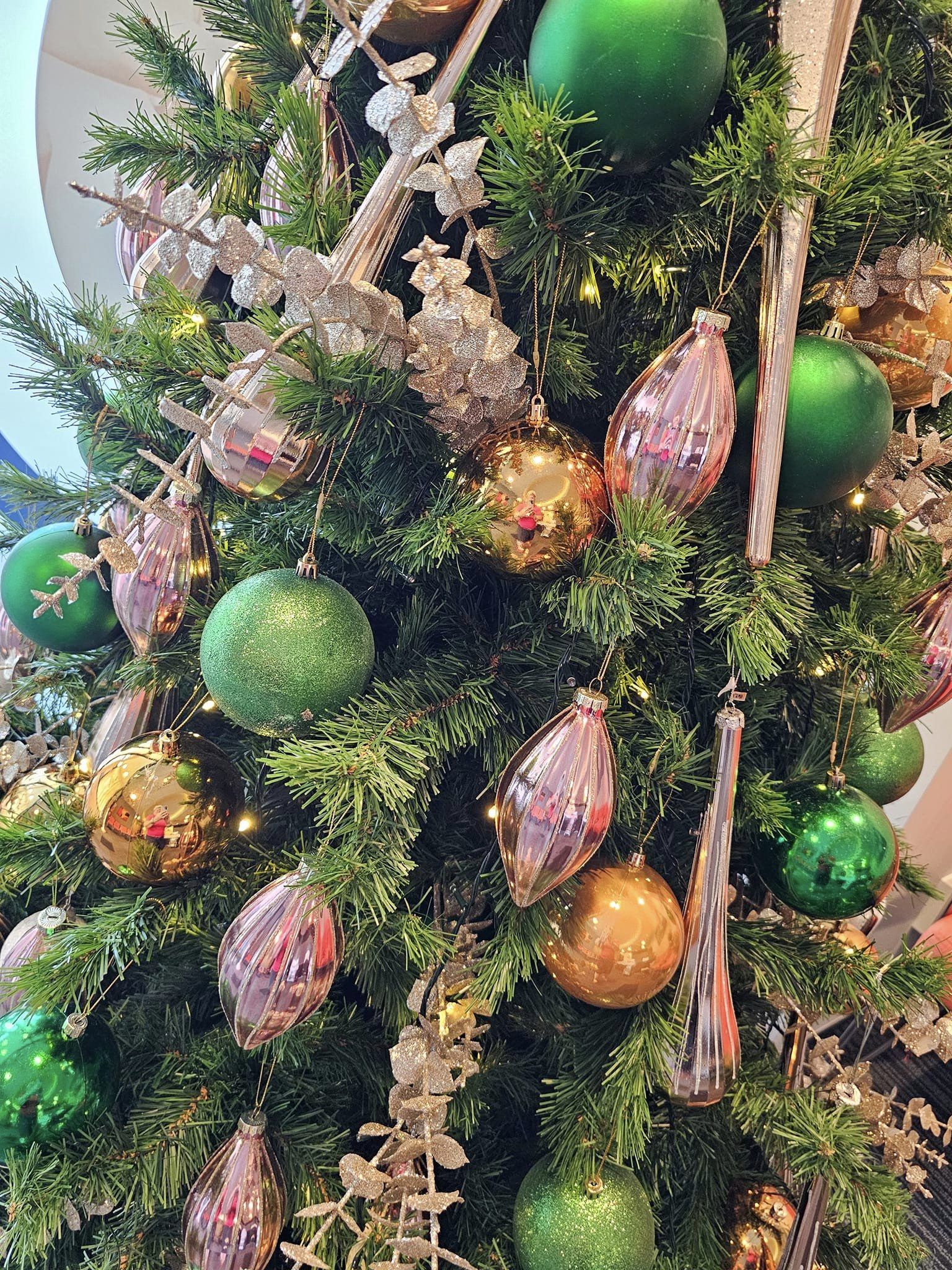 The Christmas Decorators 2024 ... Christmas Tree #13 Auckland