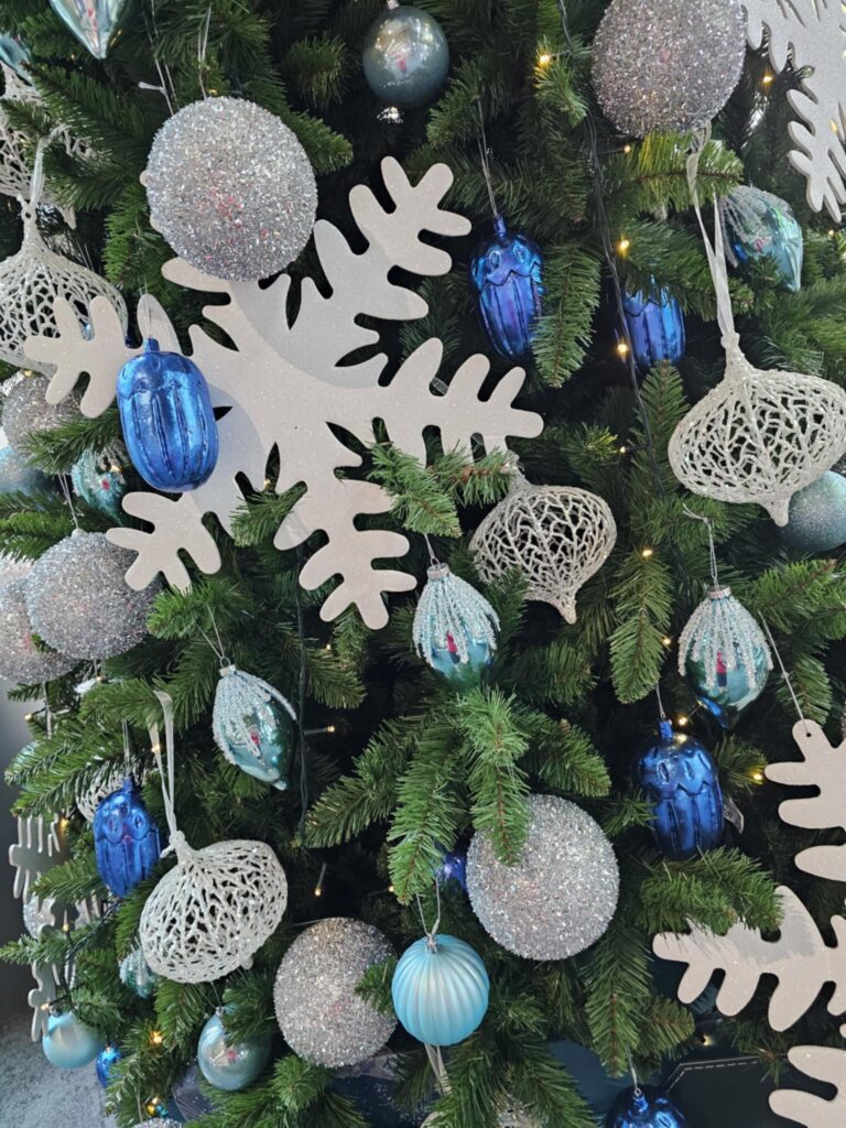 The Christmas Decorators ... 2024 Christmas Tree #15