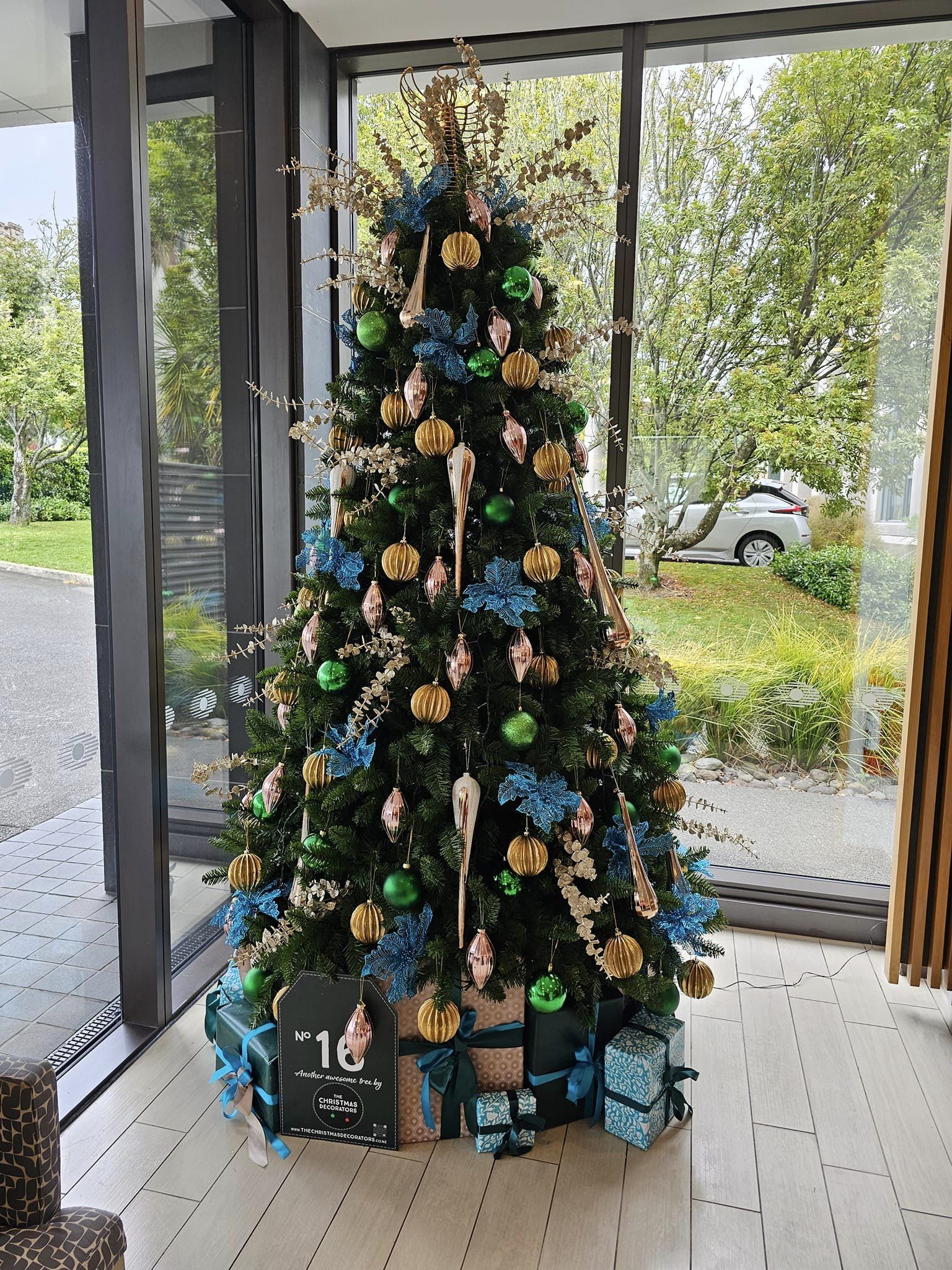 The Christmas Decorators 2024 ... Christmas Tree #16 Auckland