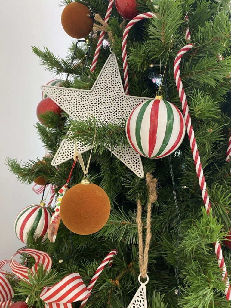 The Christmas Decorators ... 2024 Christmas Tree #26 Wellington