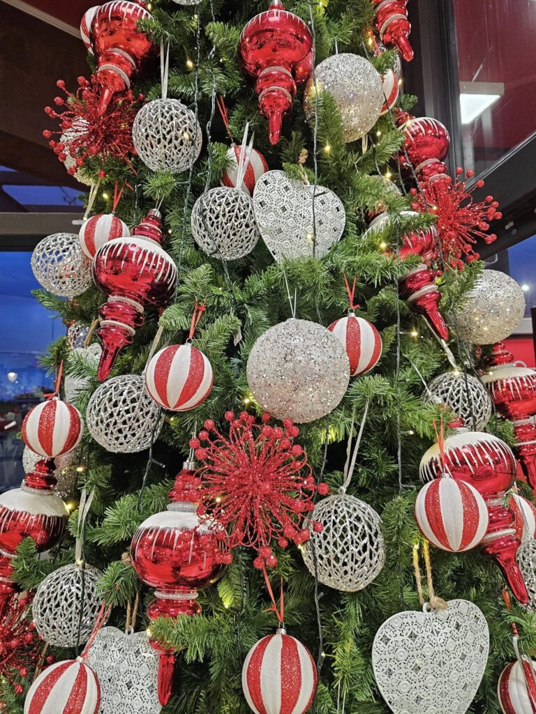 The Christmas Decorators ... 2024 Christmas Tree #29 Wellington