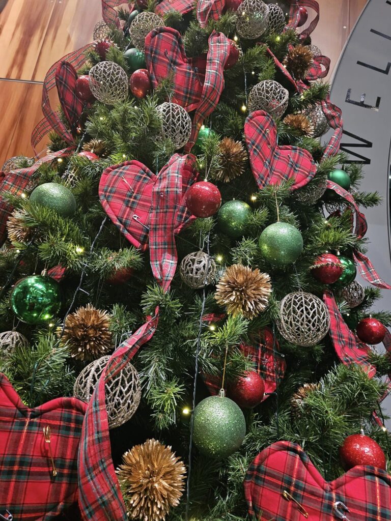The Christmas Decorators ... 2024 Christmas Tree #30 Wellington