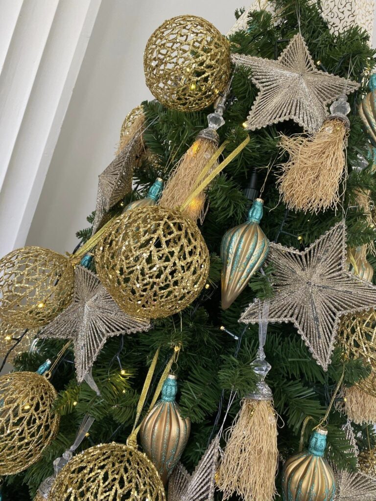 The Christmas Decorators ... 2024 Christmas Tree #46 Wellington