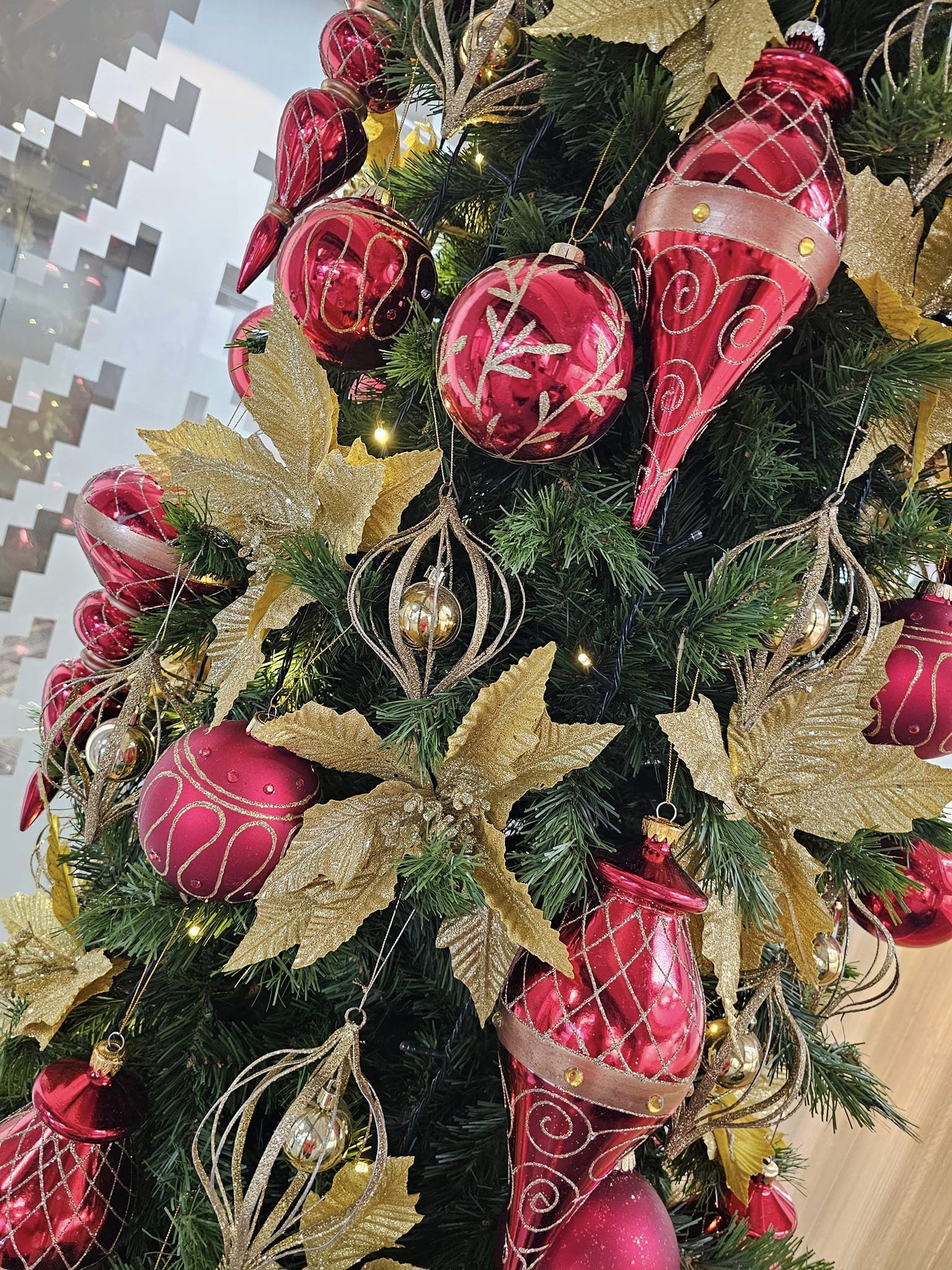 The Christmas Decorators 2024 ... Christmas Tree #49 Wellington