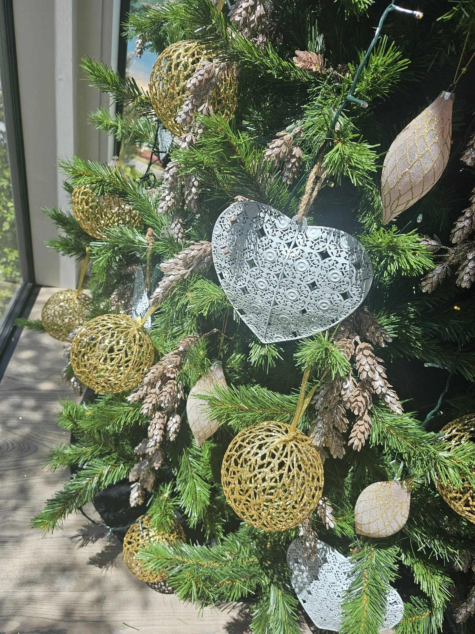 The Christmas Decorators 2024 ... Christmas Tree #66 Kaiteriteri
